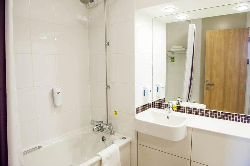 Premier Inn London 엔필드 외부 사진