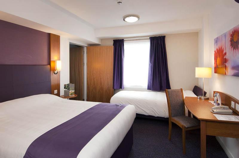 Premier Inn London 엔필드 외부 사진